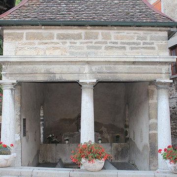 Fontaine-lavoir de Collonges à Saint-Sorlin-en-Bugey
