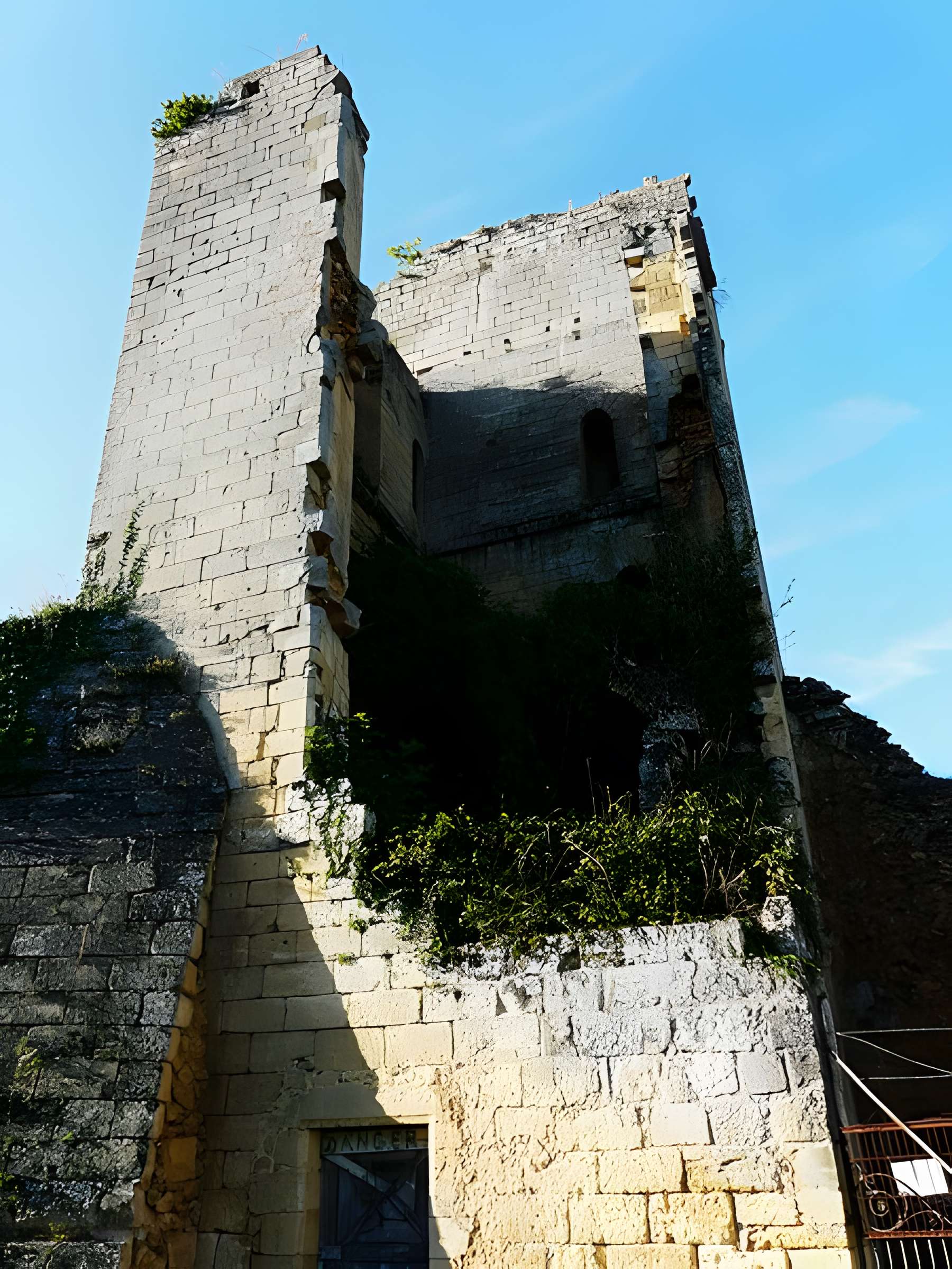 Ruines du château de Miremont