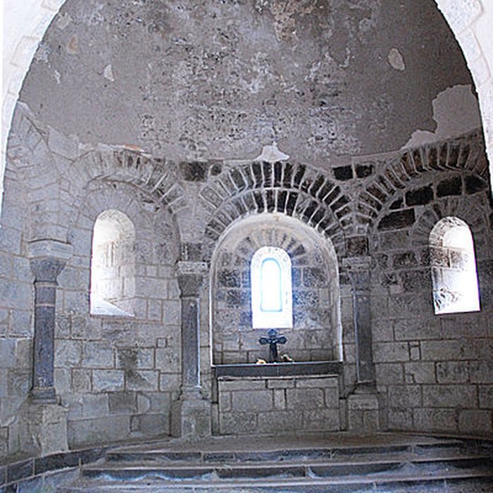 Photo de Chapelle funéraire de Chambon-sur-Lac