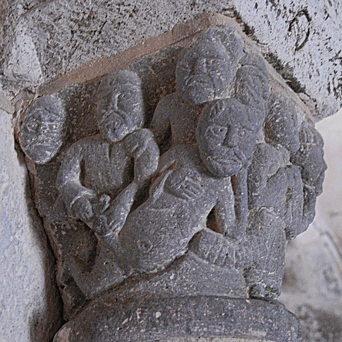 Photo de Chapelle funéraire de Chambon-sur-Lac