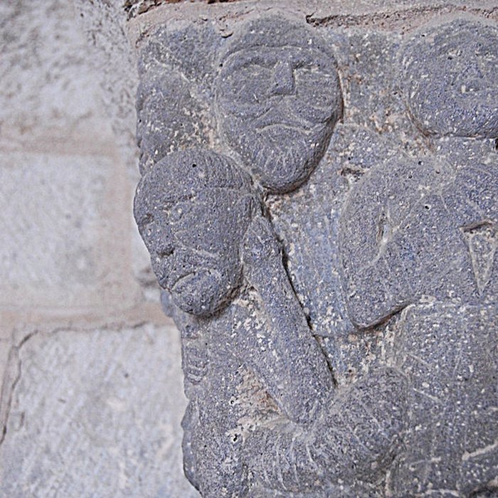 Photo de Chapelle funéraire de Chambon-sur-Lac