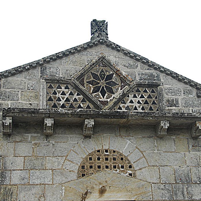 Photo de Chapelle funéraire de Chambon-sur-Lac