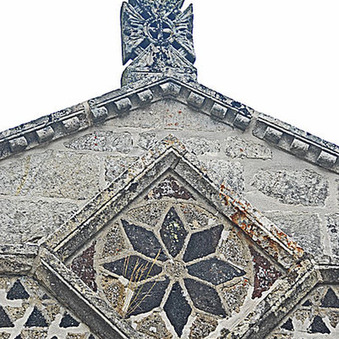 Photo de Chapelle funéraire de Chambon-sur-Lac