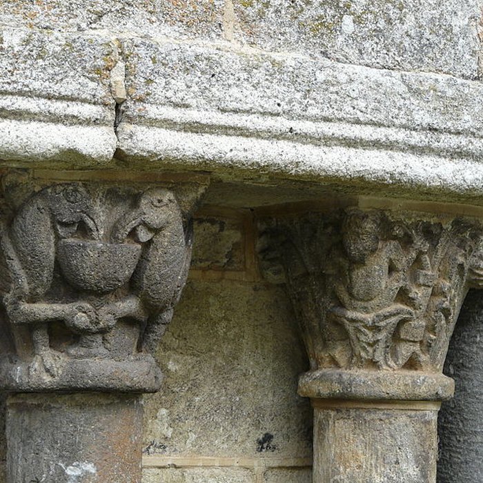 Photo de Chapelle funéraire de Chambon-sur-Lac