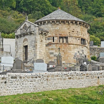 Chapelle funéraire de Chambon-sur-Lac