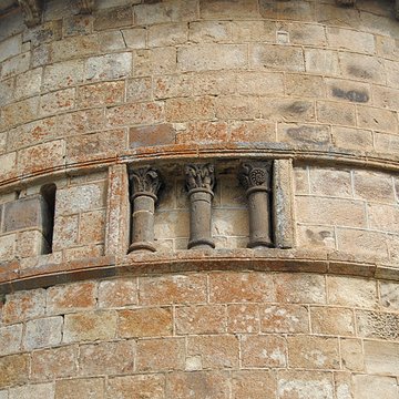 Chapelle funéraire de Chambon-sur-Lac