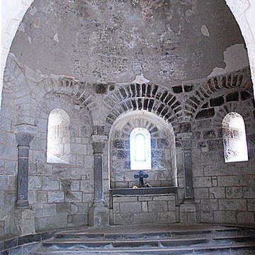 Chapelle funéraire de Chambon-sur-Lac