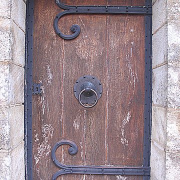 Chapelle funéraire de Chambon-sur-Lac