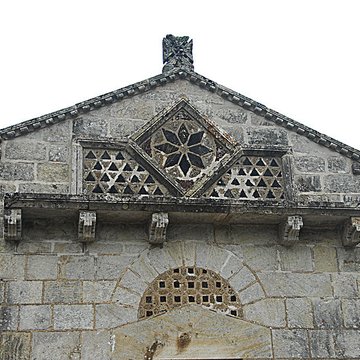 Chapelle funéraire de Chambon-sur-Lac