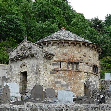 Chapelle funéraire de Chambon-sur-Lac