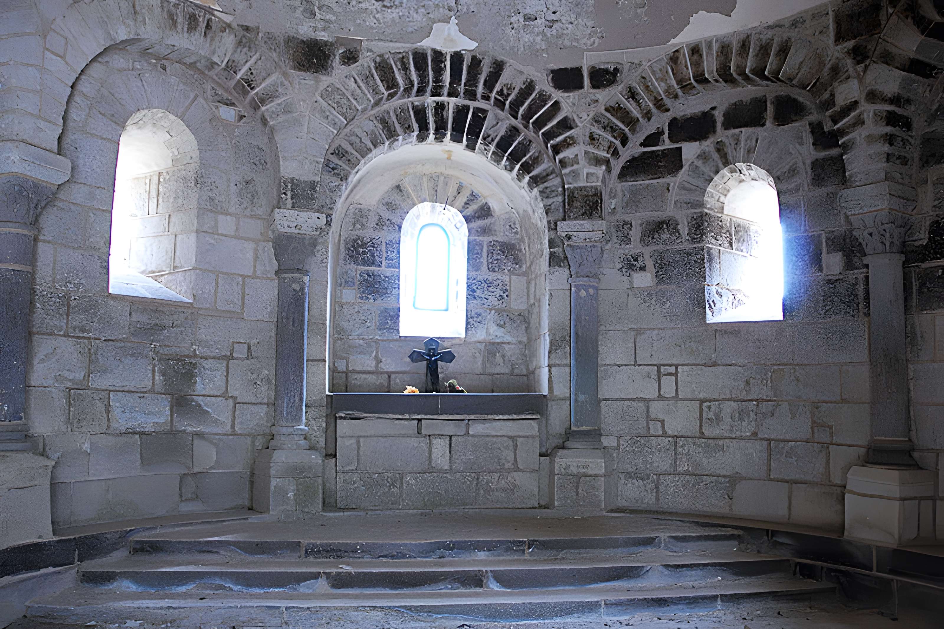 Chapelle funéraire de Chambon-sur-Lac