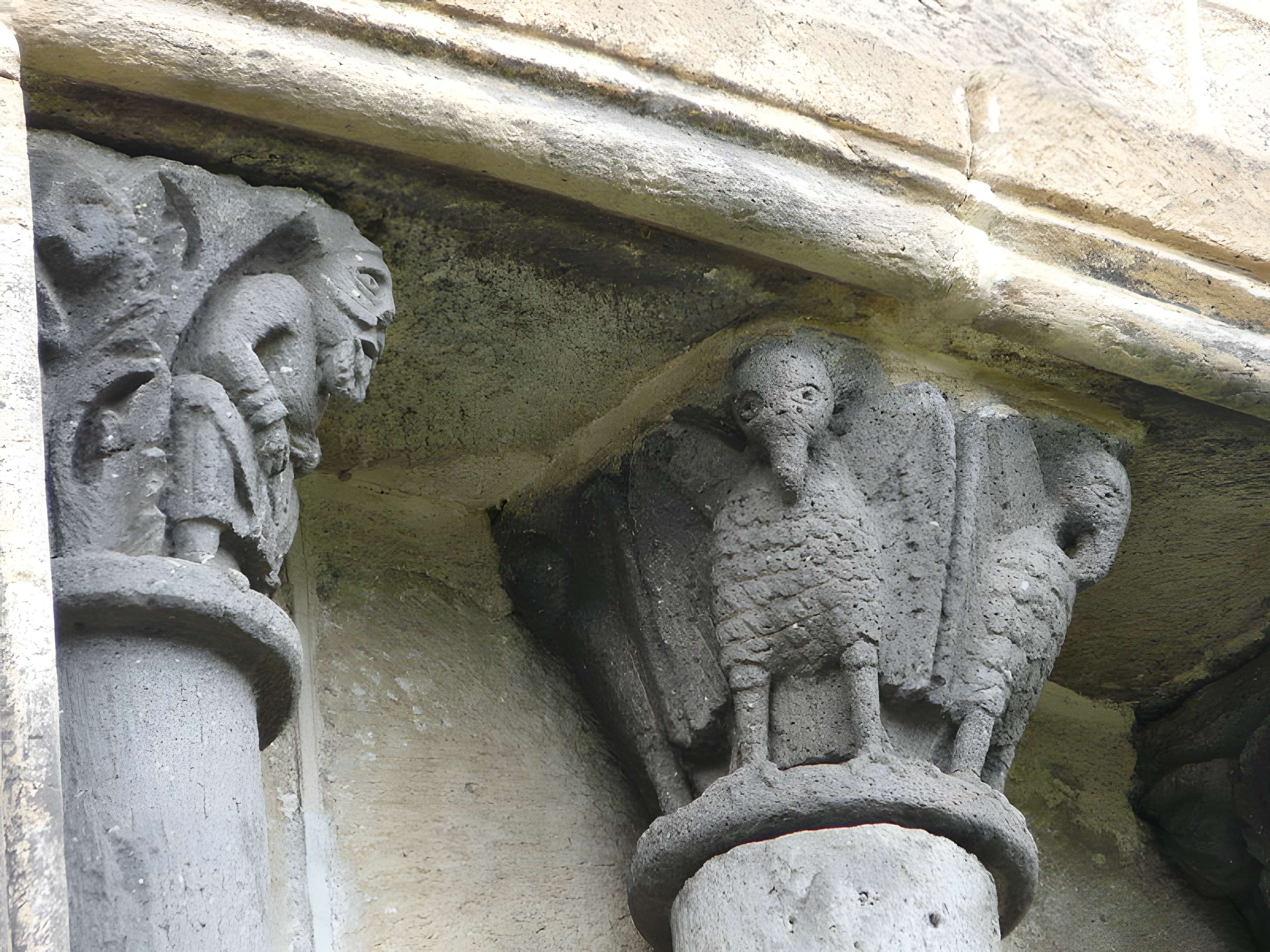 Chapelle funéraire de Chambon-sur-Lac