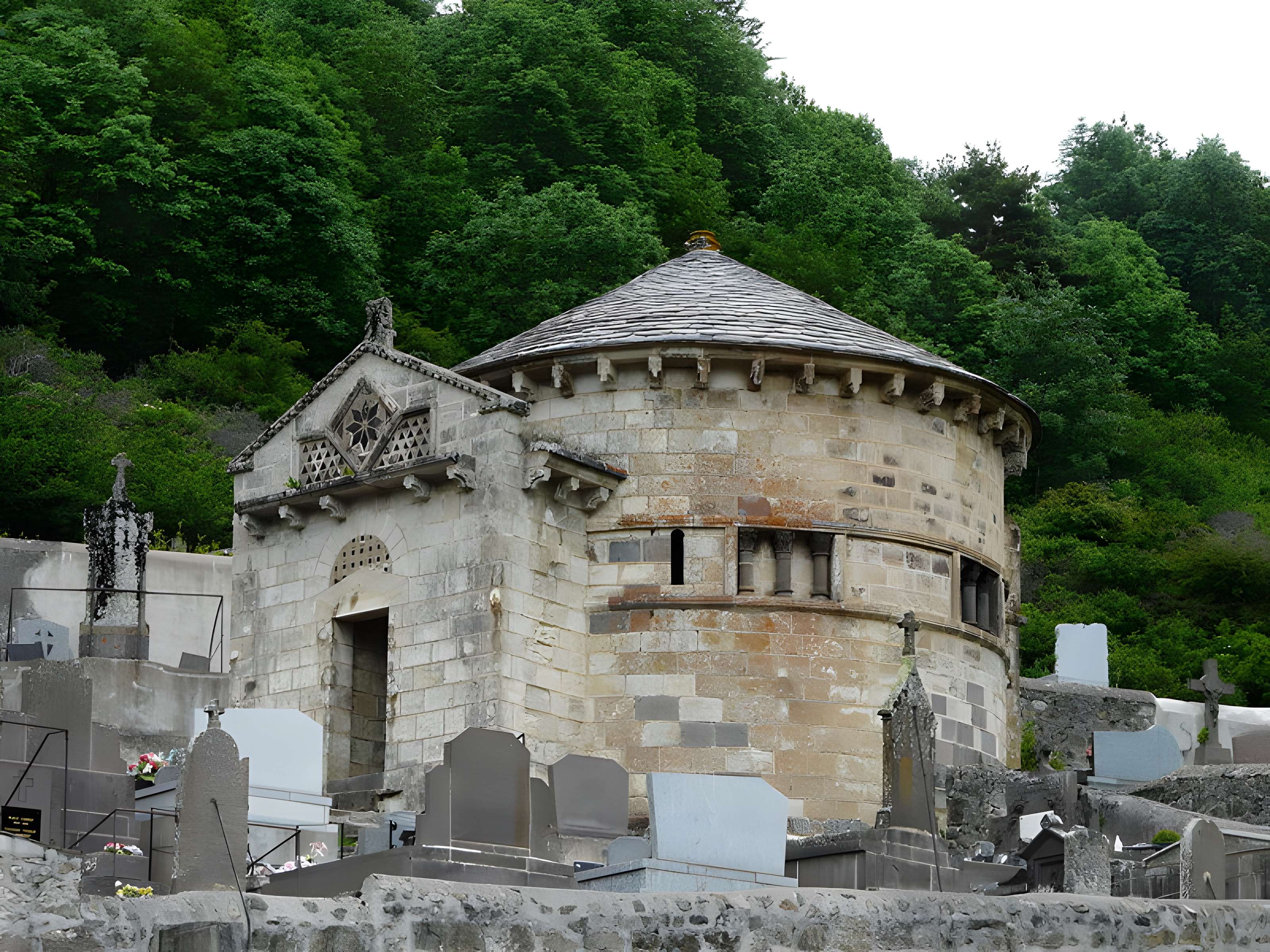 Chapelle funéraire de Chambon-sur-Lac