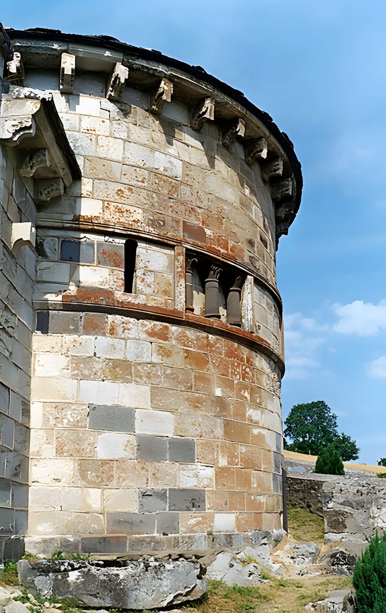 Chapelle funéraire de Chambon-sur-Lac