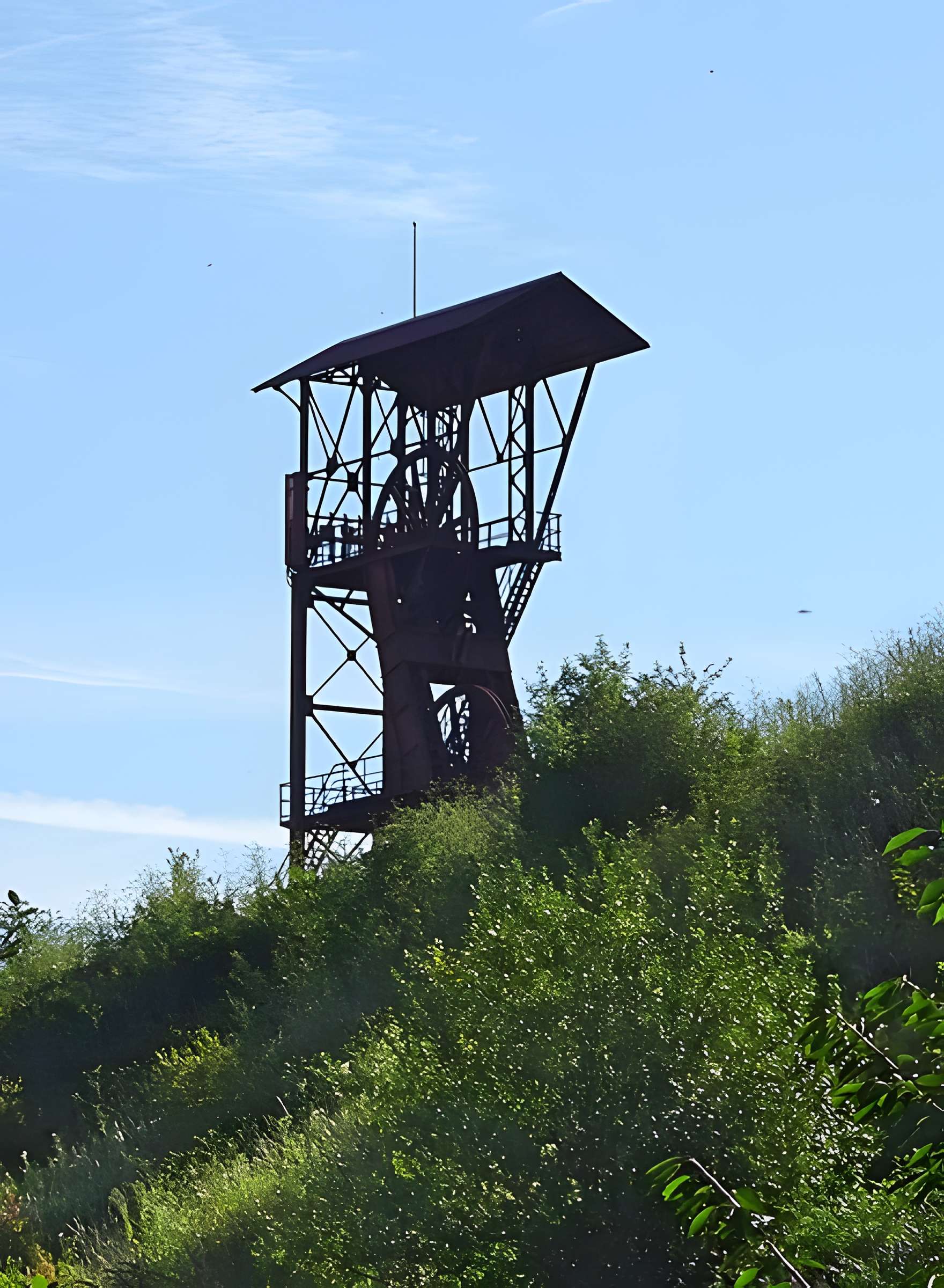 Fosse n° 8 - 8 bis des mines de Dourges à Évin-Malmaison