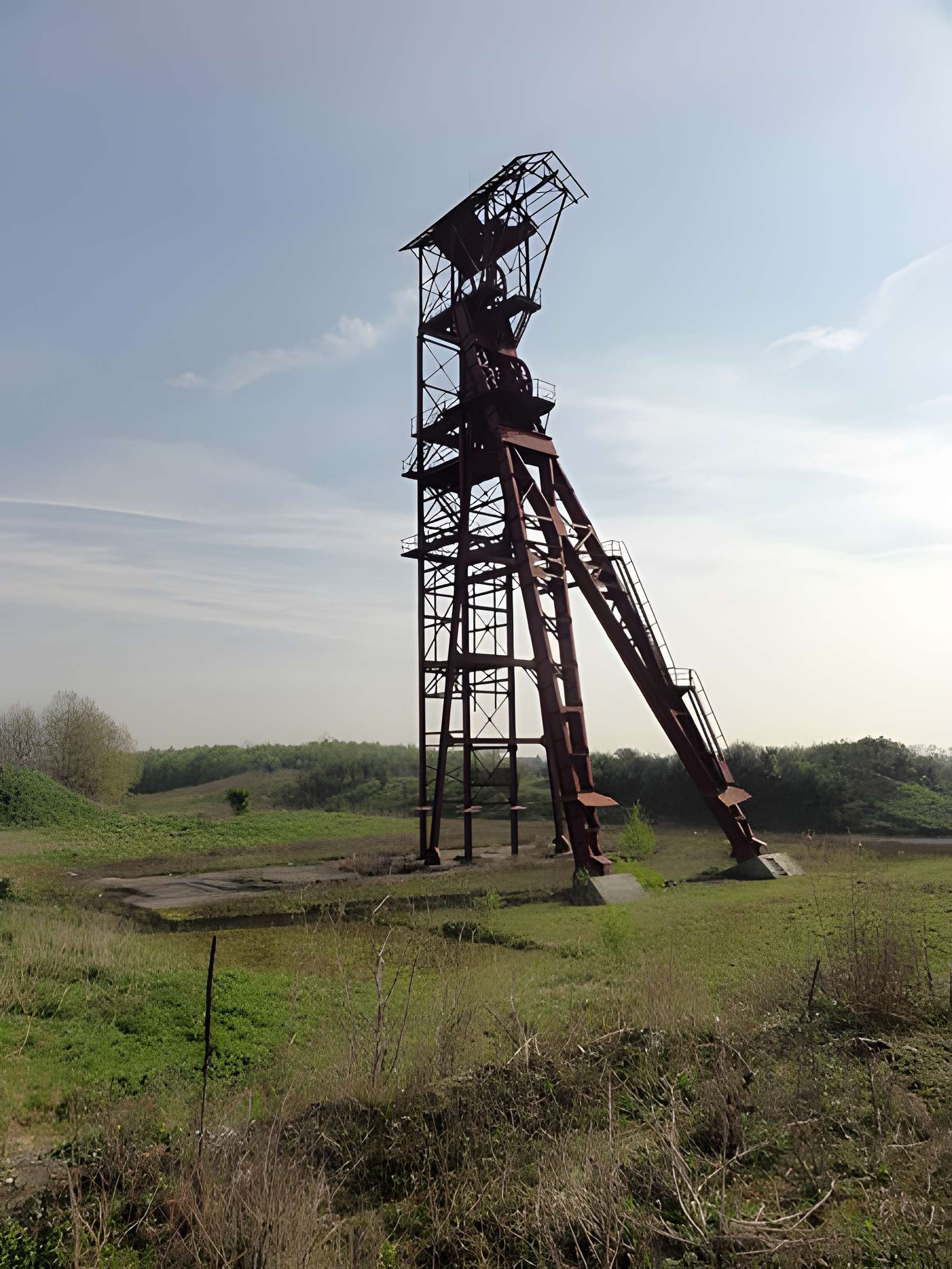 Fosse n° 8 - 8 bis des mines de Dourges à Évin-Malmaison