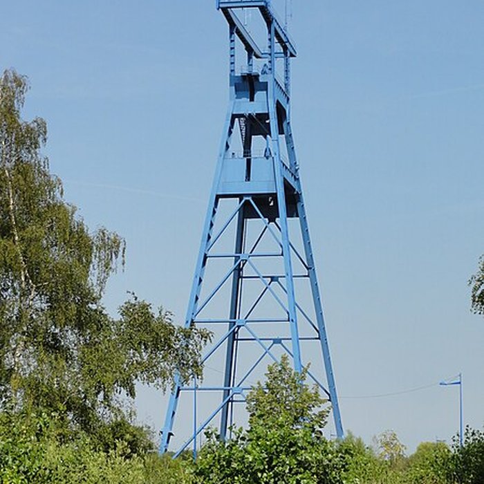 Photo de Fosse n 9 de lEscarpelle à Roost-Warendin