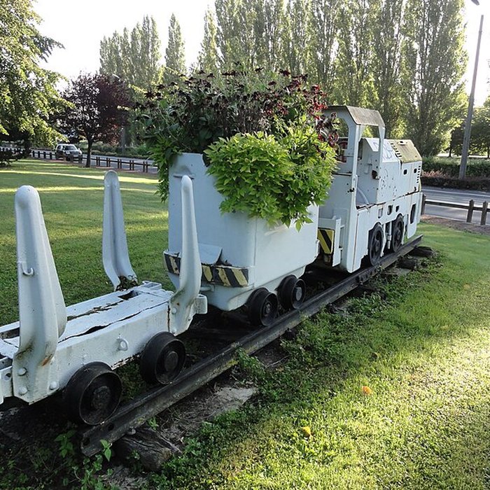 Photo de Fosse n 9 de lEscarpelle à Roost-Warendin