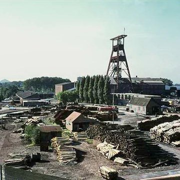 Fosse n 9 de lEscarpelle à Roost-Warendin