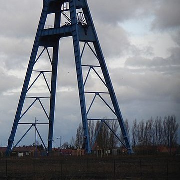 Fosse n 9 de lEscarpelle à Roost-Warendin