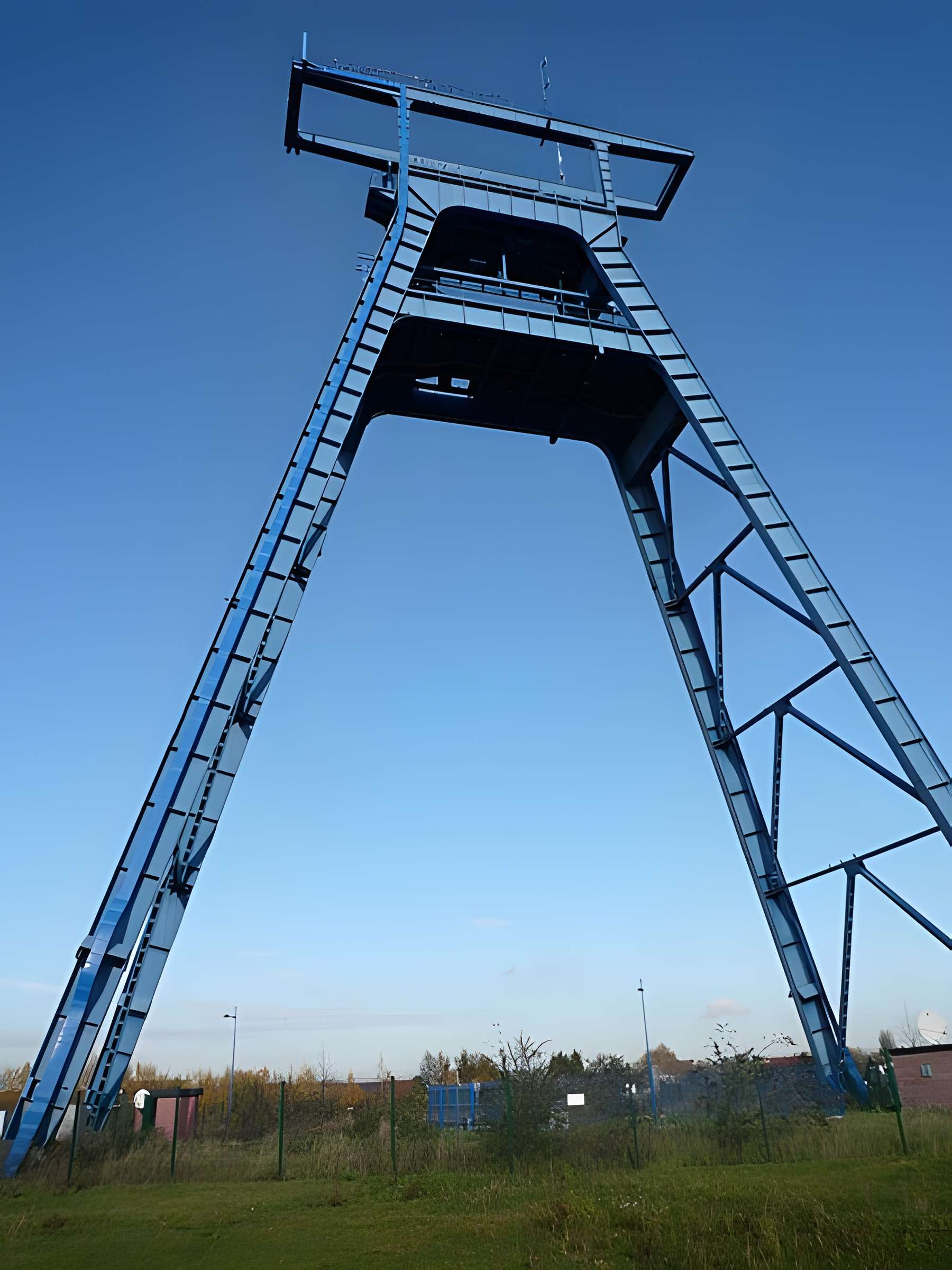 Fosse n° 9 de l'Escarpelle à Roost-Warendin