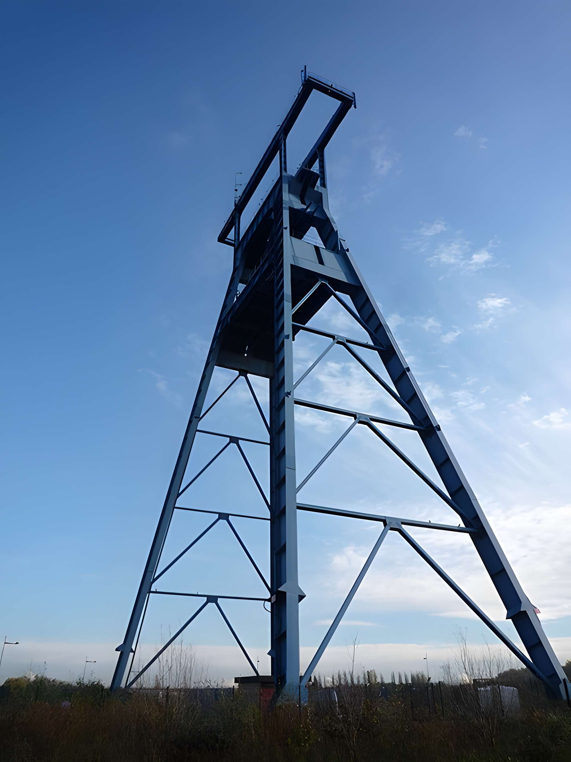 Fosse n° 9 de l'Escarpelle à Roost-Warendin