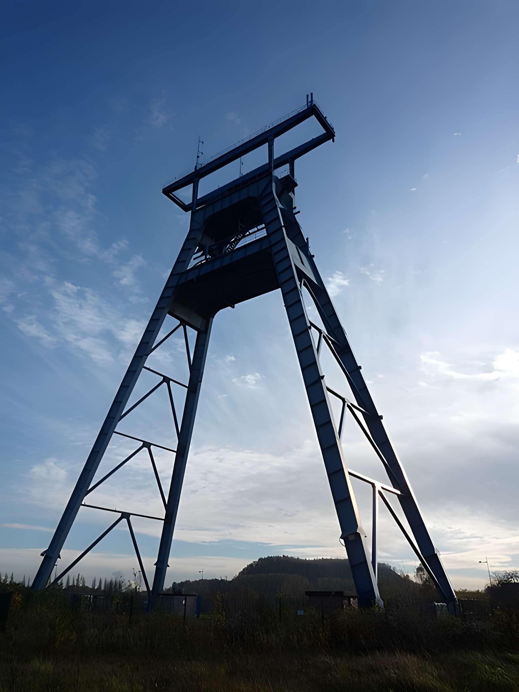 Fosse n° 9 de l'Escarpelle à Roost-Warendin