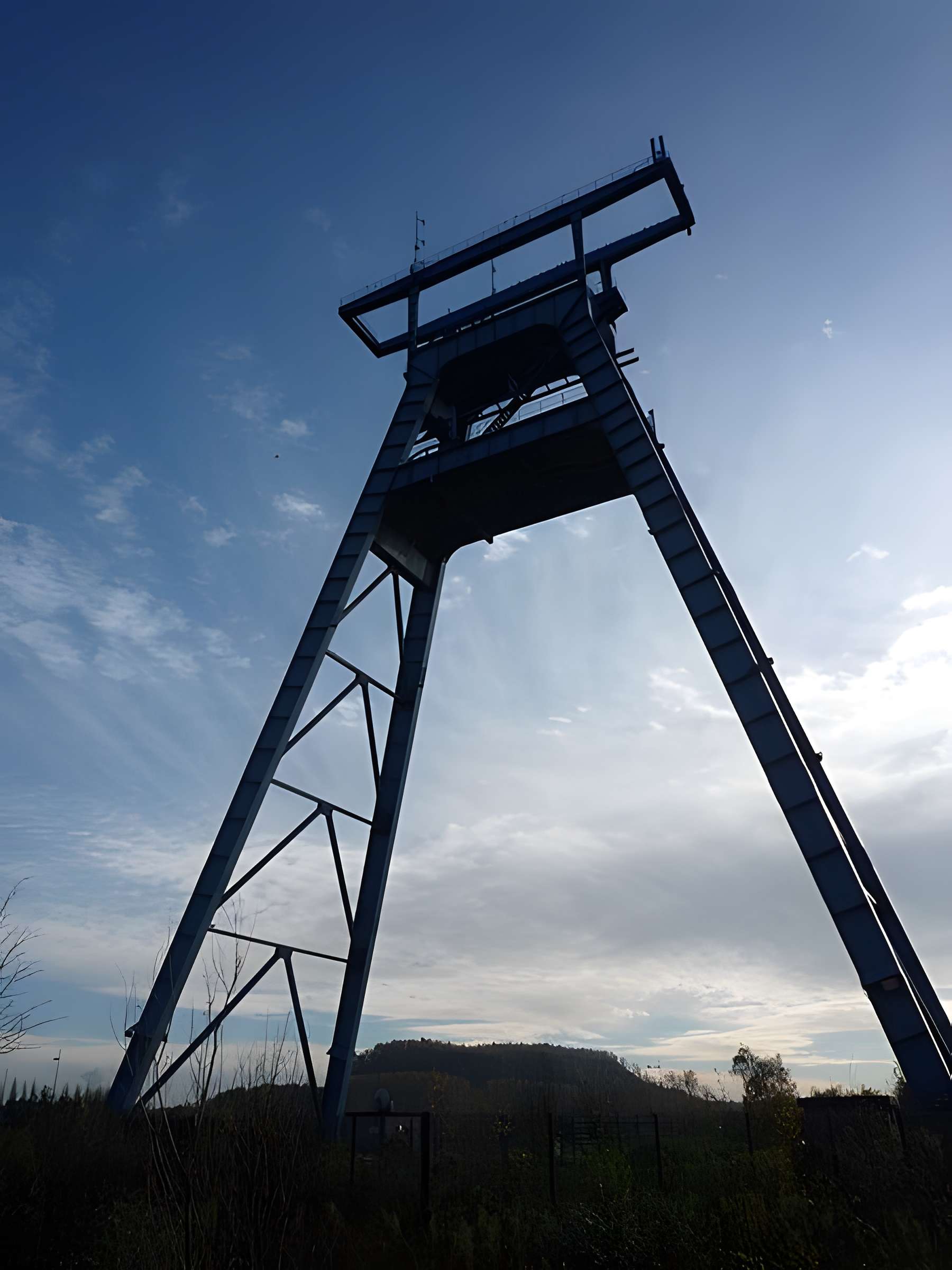 Fosse n° 9 de l'Escarpelle à Roost-Warendin