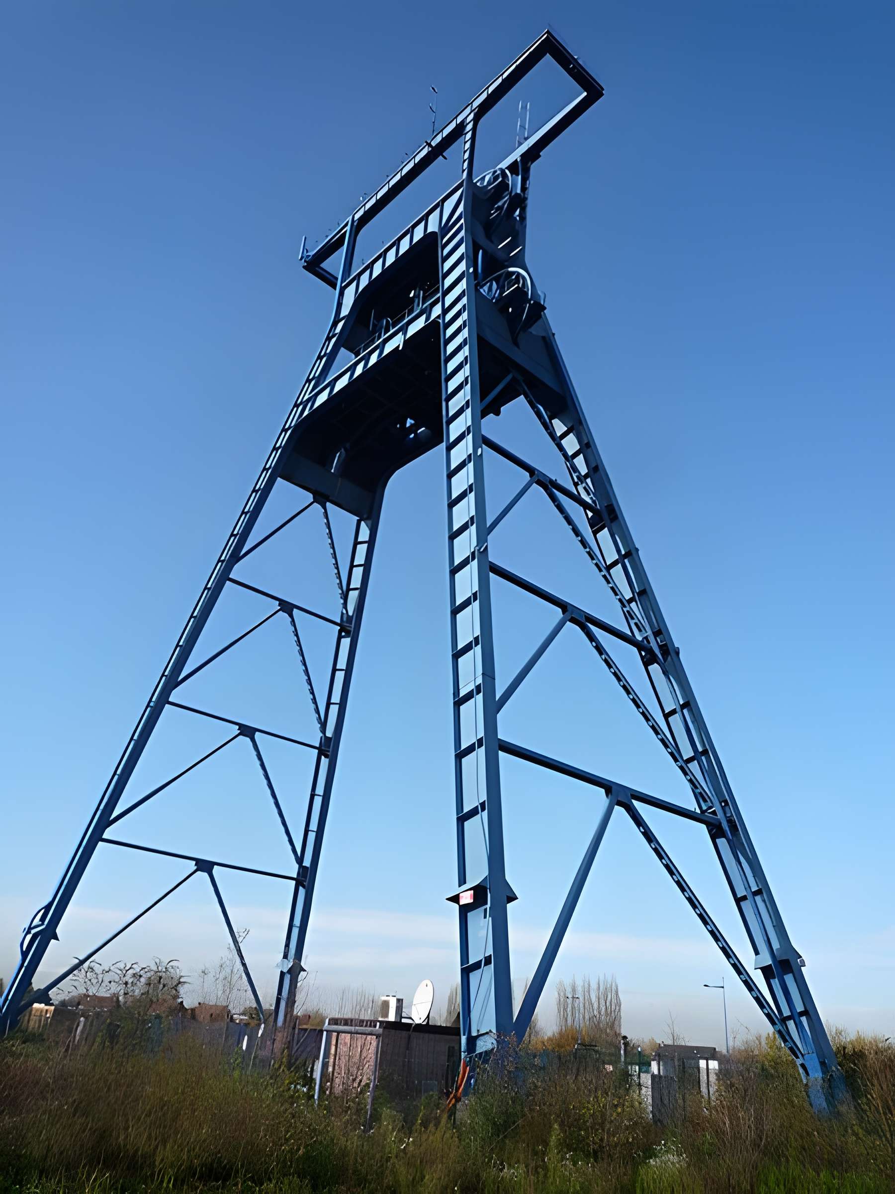 Fosse n° 9 de l'Escarpelle à Roost-Warendin