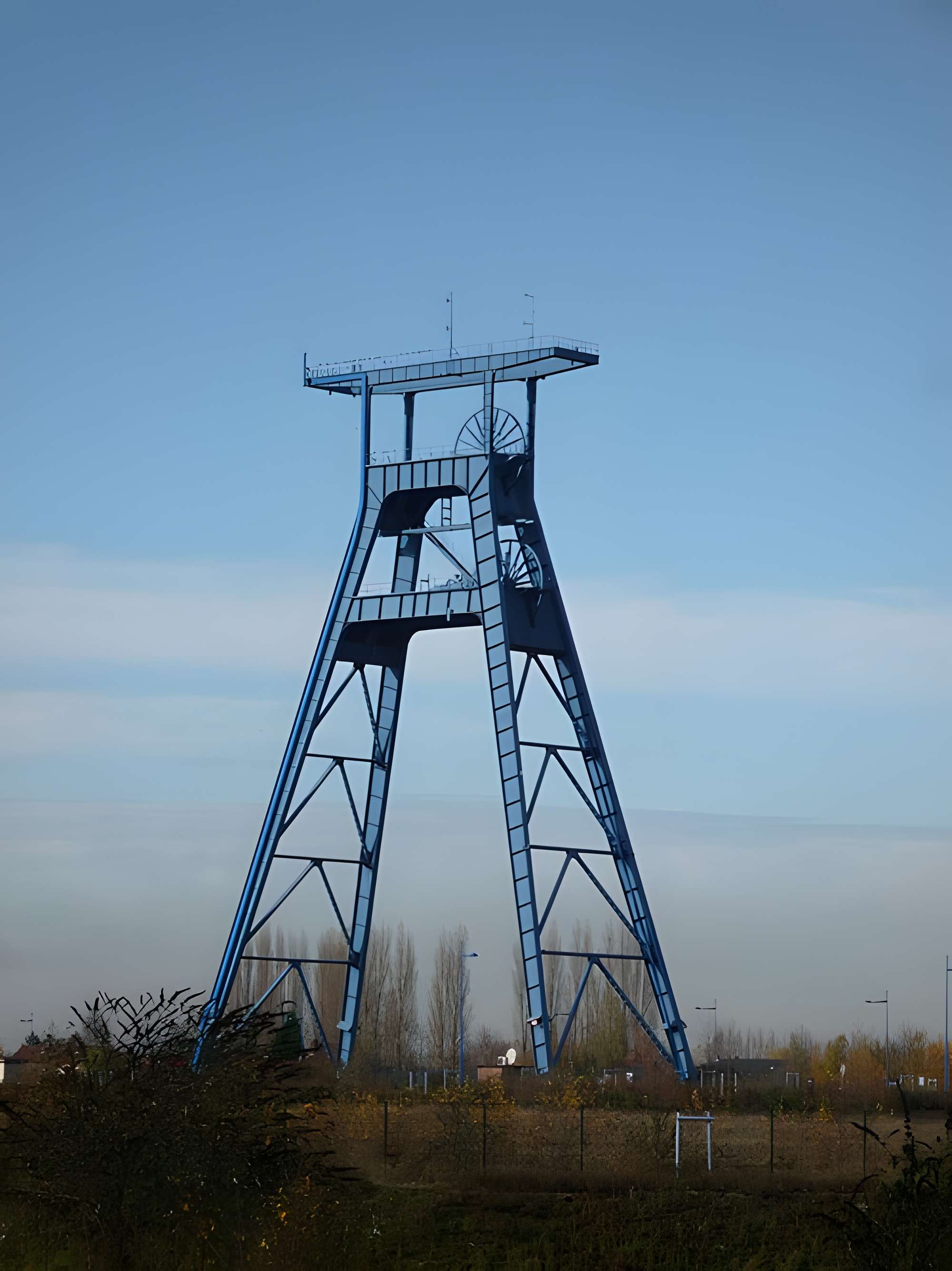 Fosse n° 9 de l'Escarpelle à Roost-Warendin