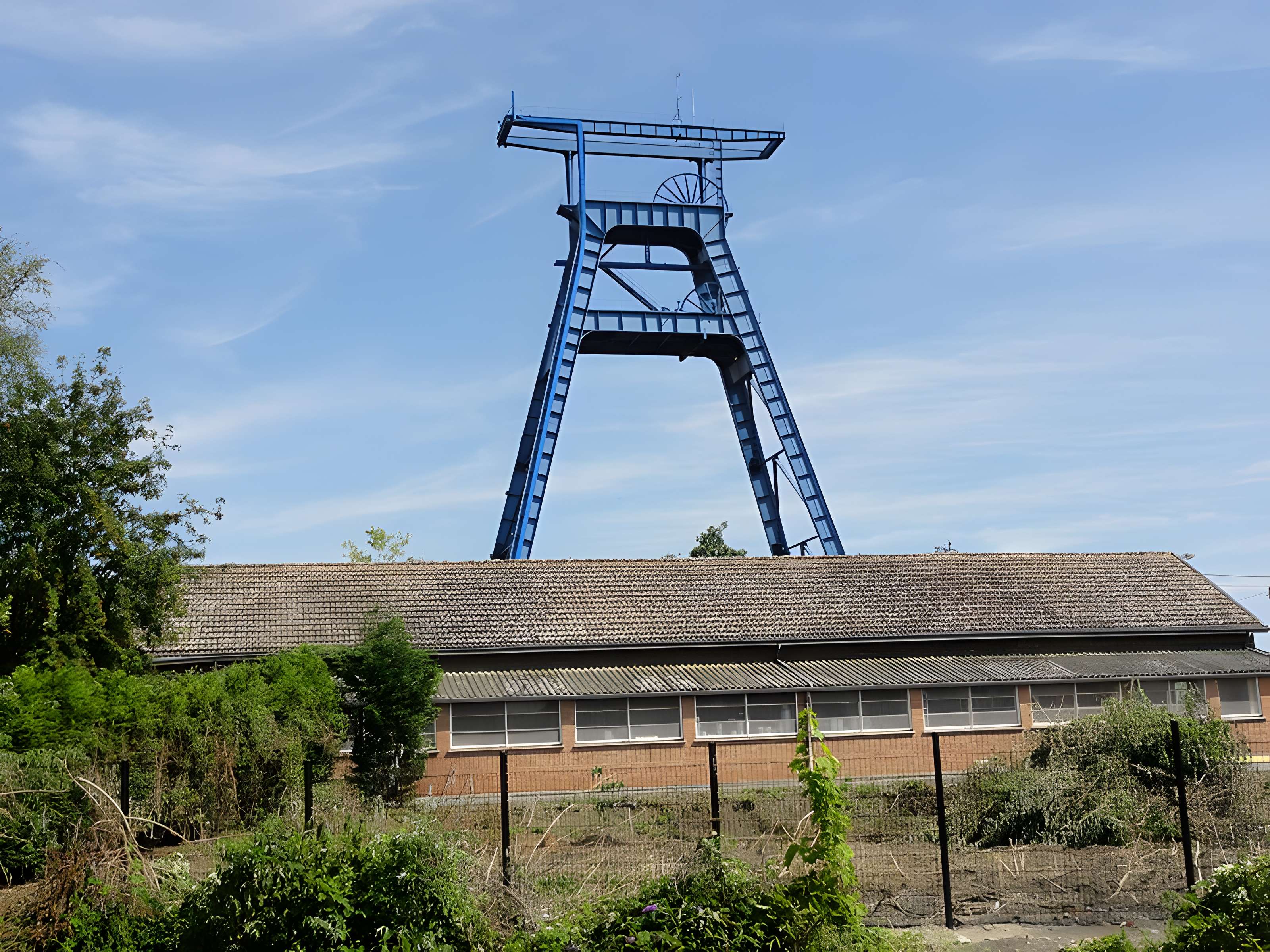 Fosse n° 9 de l'Escarpelle à Roost-Warendin