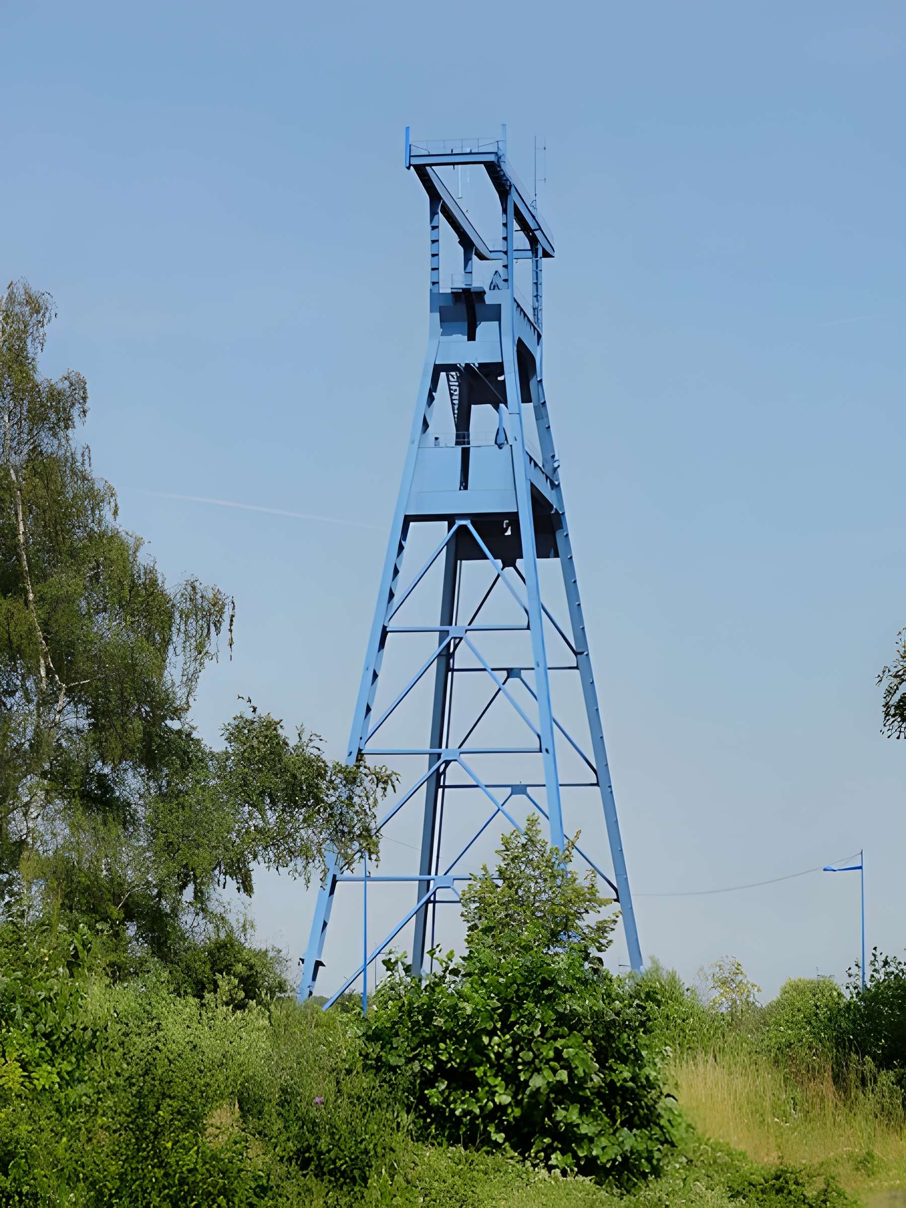 Fosse n° 9 de l'Escarpelle à Roost-Warendin