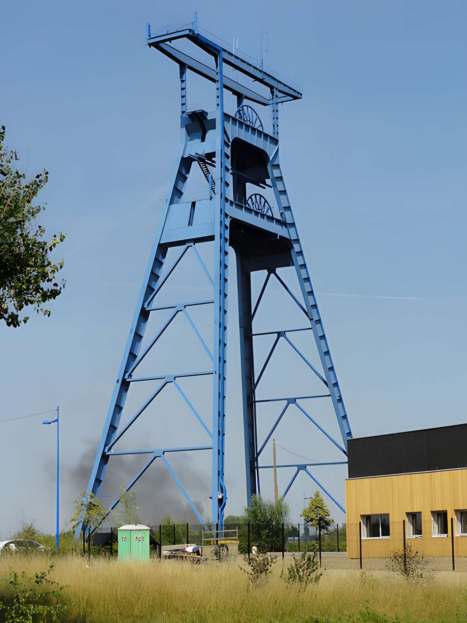 Fosse n° 9 de l'Escarpelle à Roost-Warendin