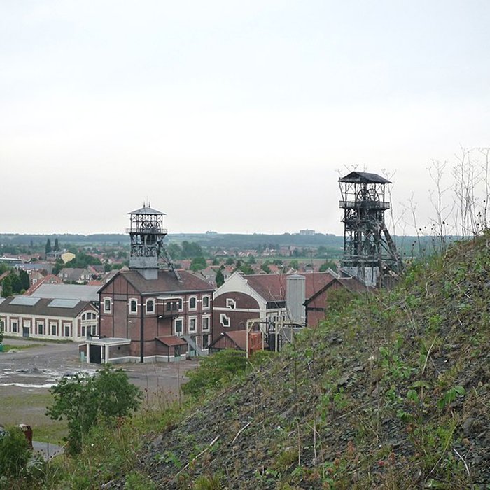 Photo de Fosse n 9 et 9 bis des mines de Dourges à Oignies