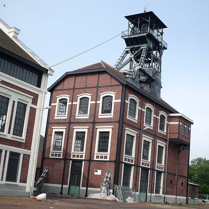 Photo de Fosse n 9 et 9 bis des mines de Dourges à Oignies