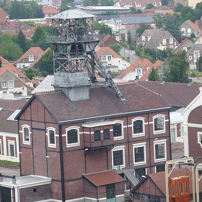 Photo de Fosse n 9 et 9 bis des mines de Dourges à Oignies