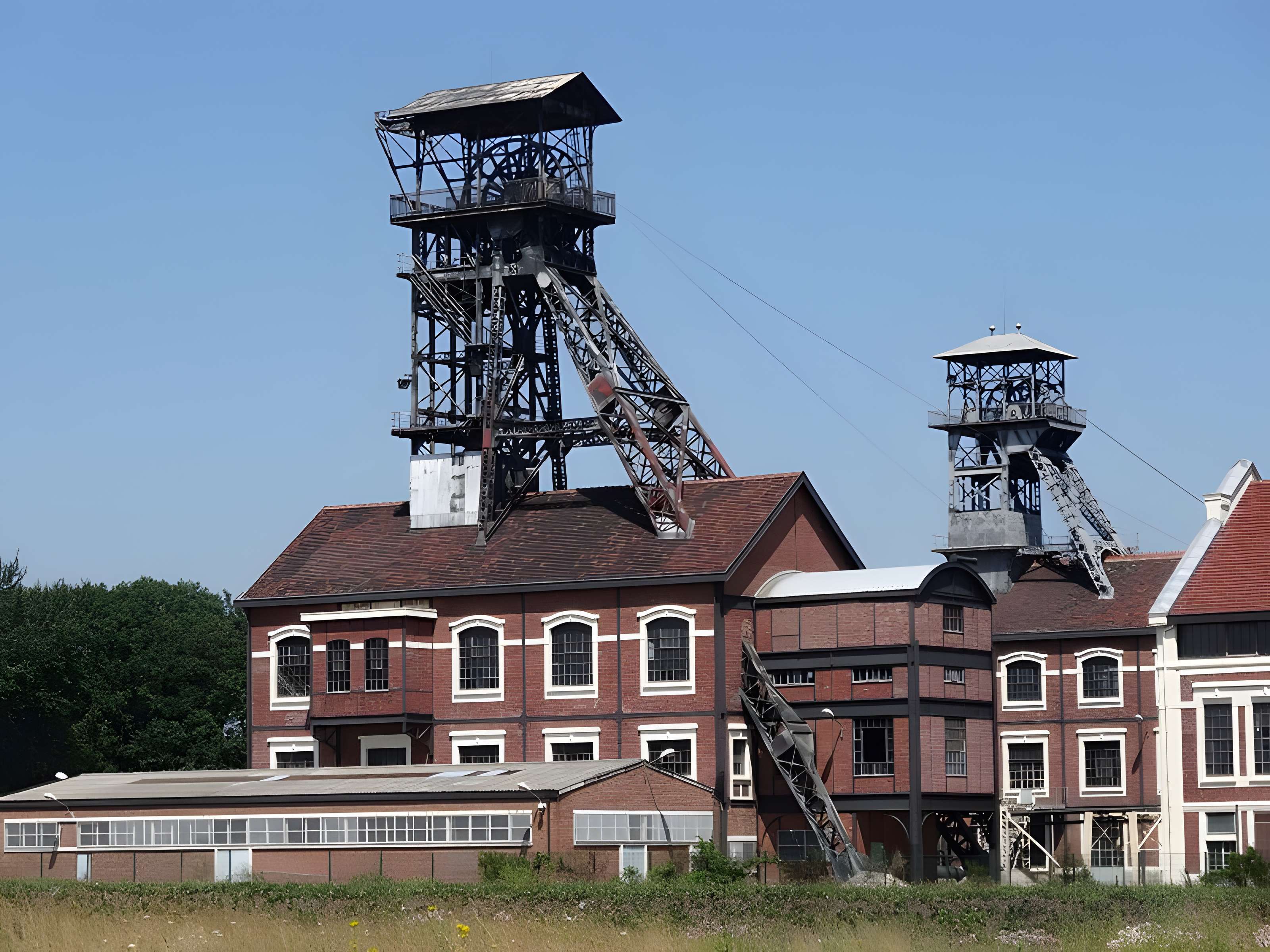 Fosse n° 9 et 9 bis des mines de Dourges à Oignies 