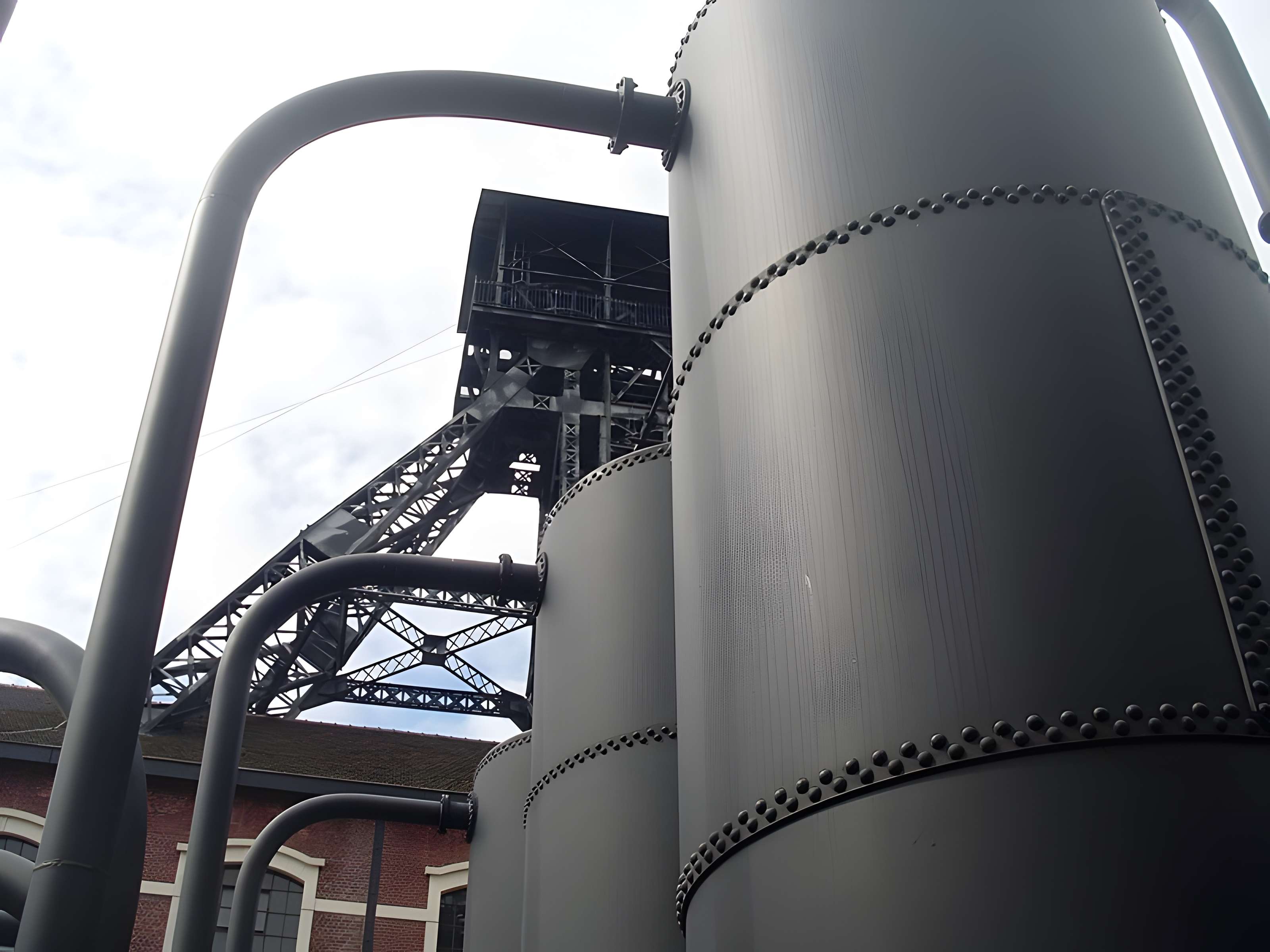 Fosse n° 9 et 9 bis des mines de Dourges à Oignies