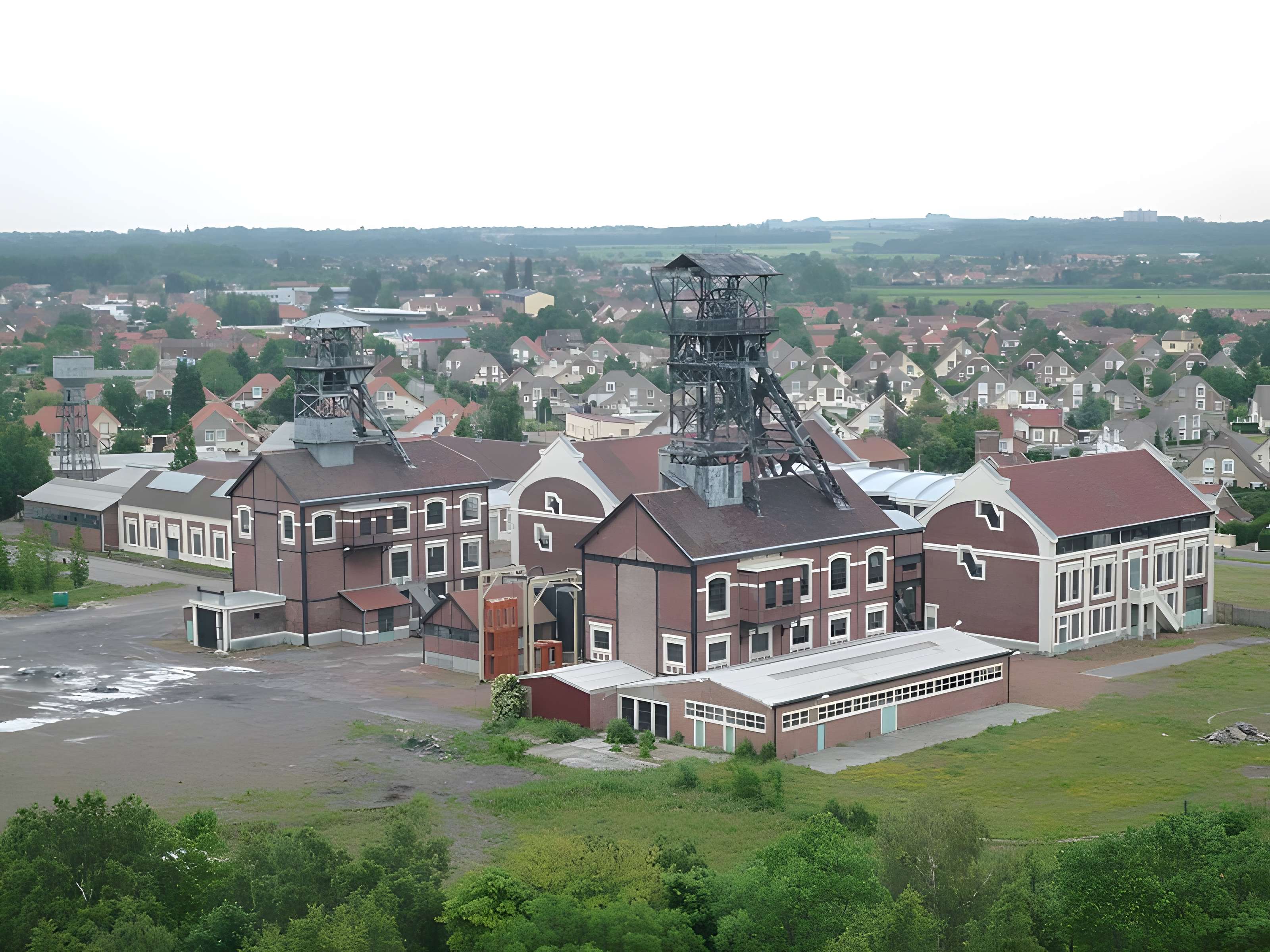 Fosse n° 9 et 9 bis des mines de Dourges à Oignies