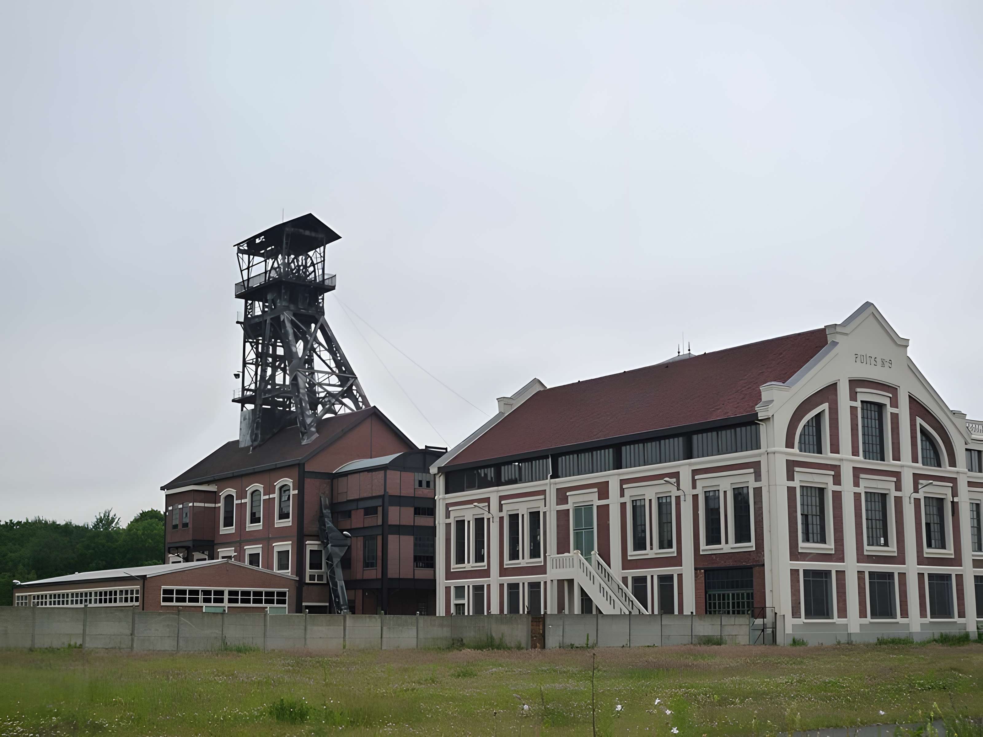 Fosse n° 9 et 9 bis des mines de Dourges à Oignies