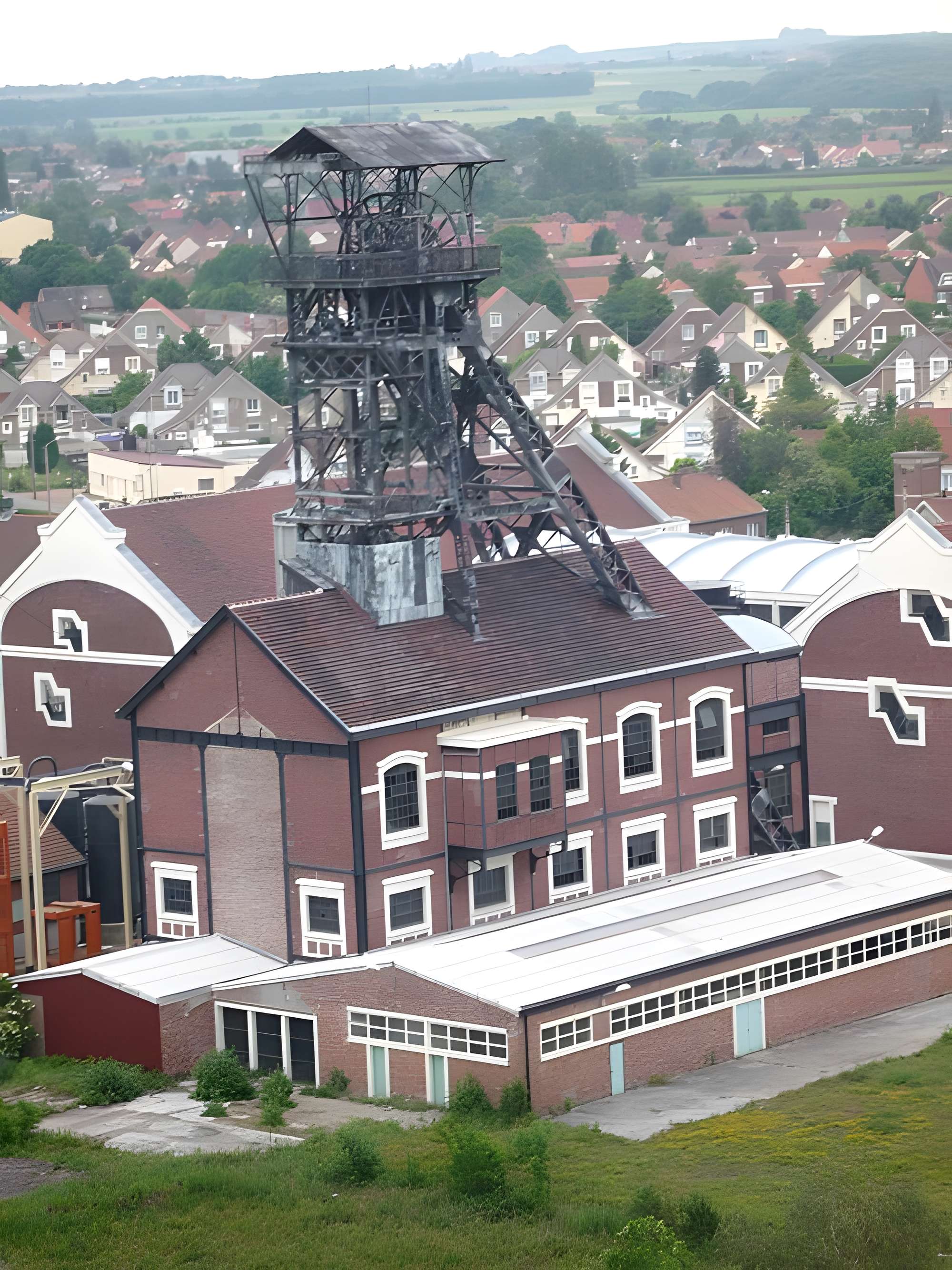 Fosse n° 9 et 9 bis des mines de Dourges à Oignies