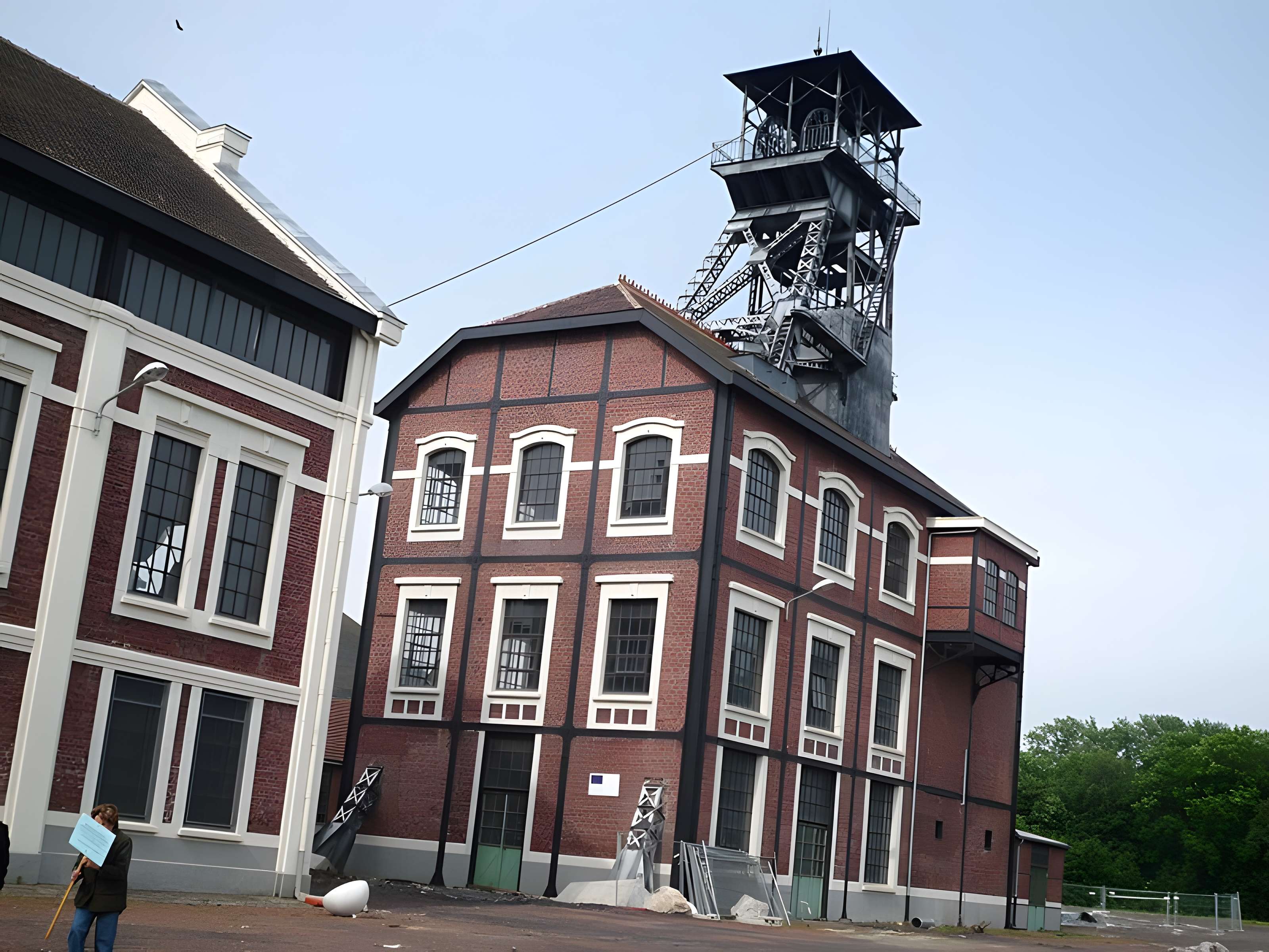 Fosse n° 9 et 9 bis des mines de Dourges à Oignies