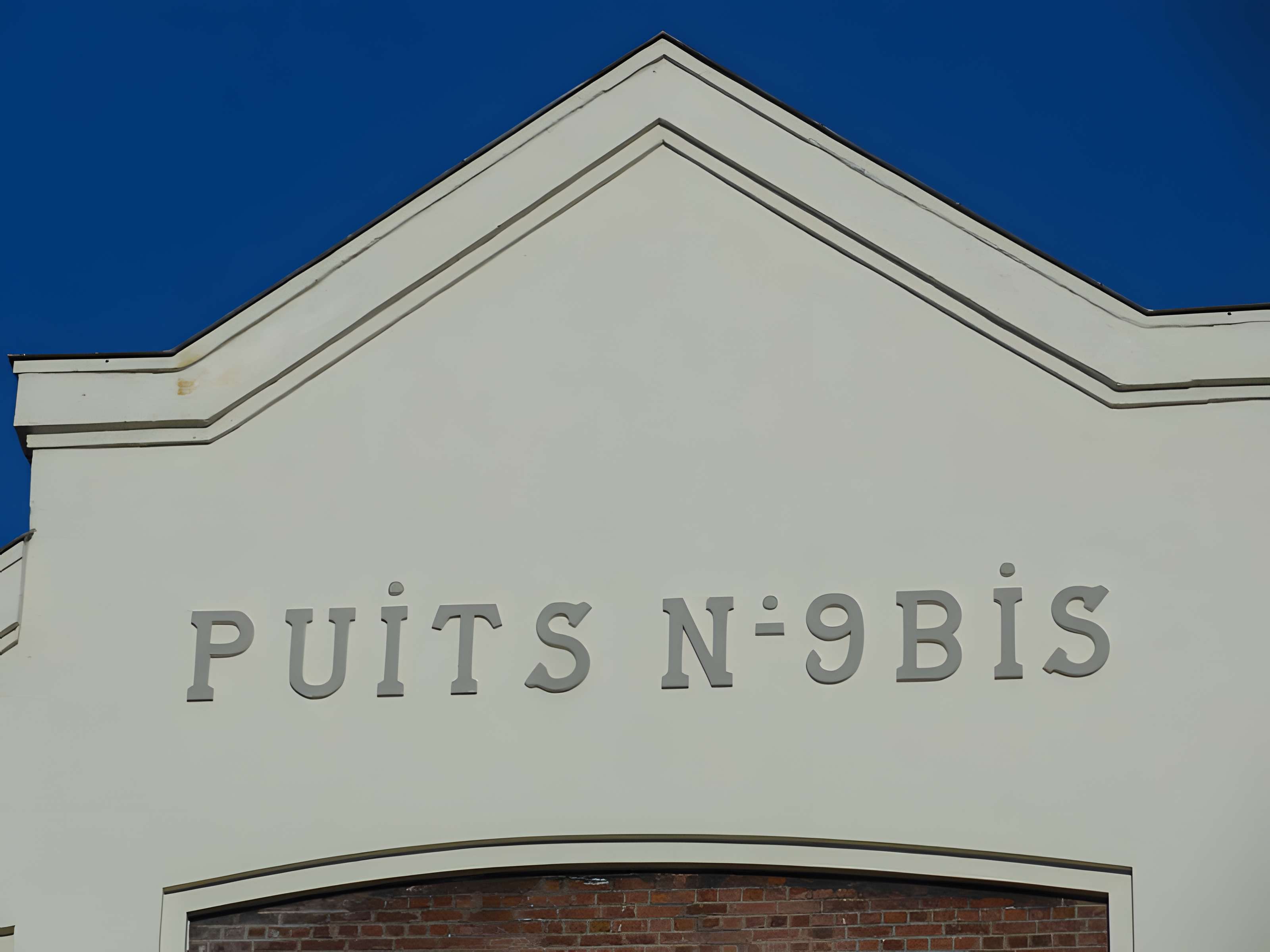 Fosse n° 9 et 9 bis des mines de Dourges à Oignies