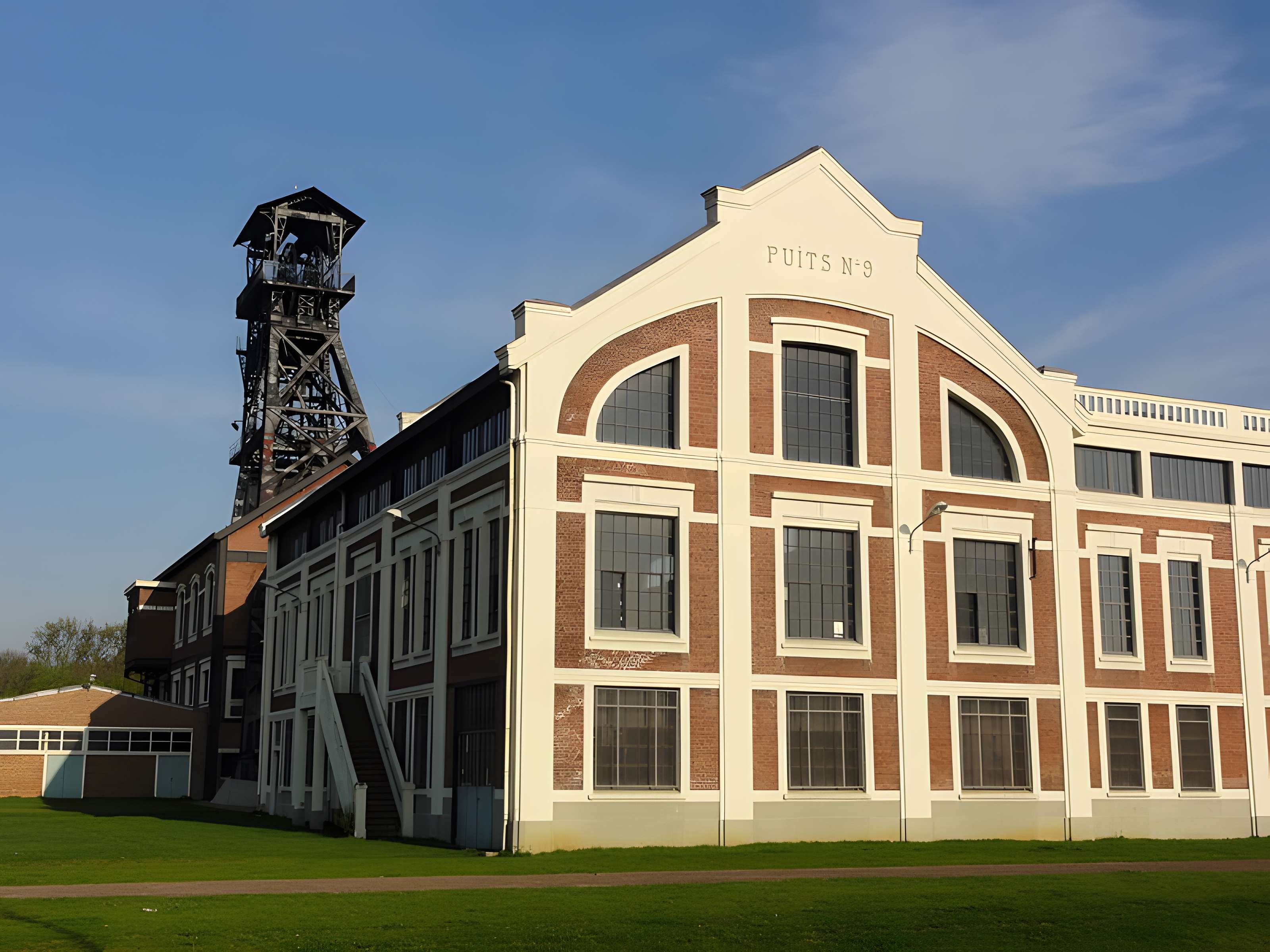 Fosse n° 9 et 9 bis des mines de Dourges à Oignies