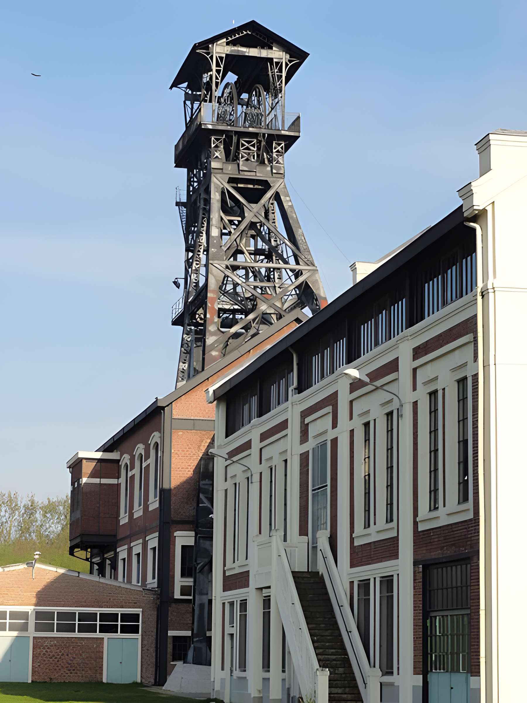 Fosse n° 9 et 9 bis des mines de Dourges à Oignies