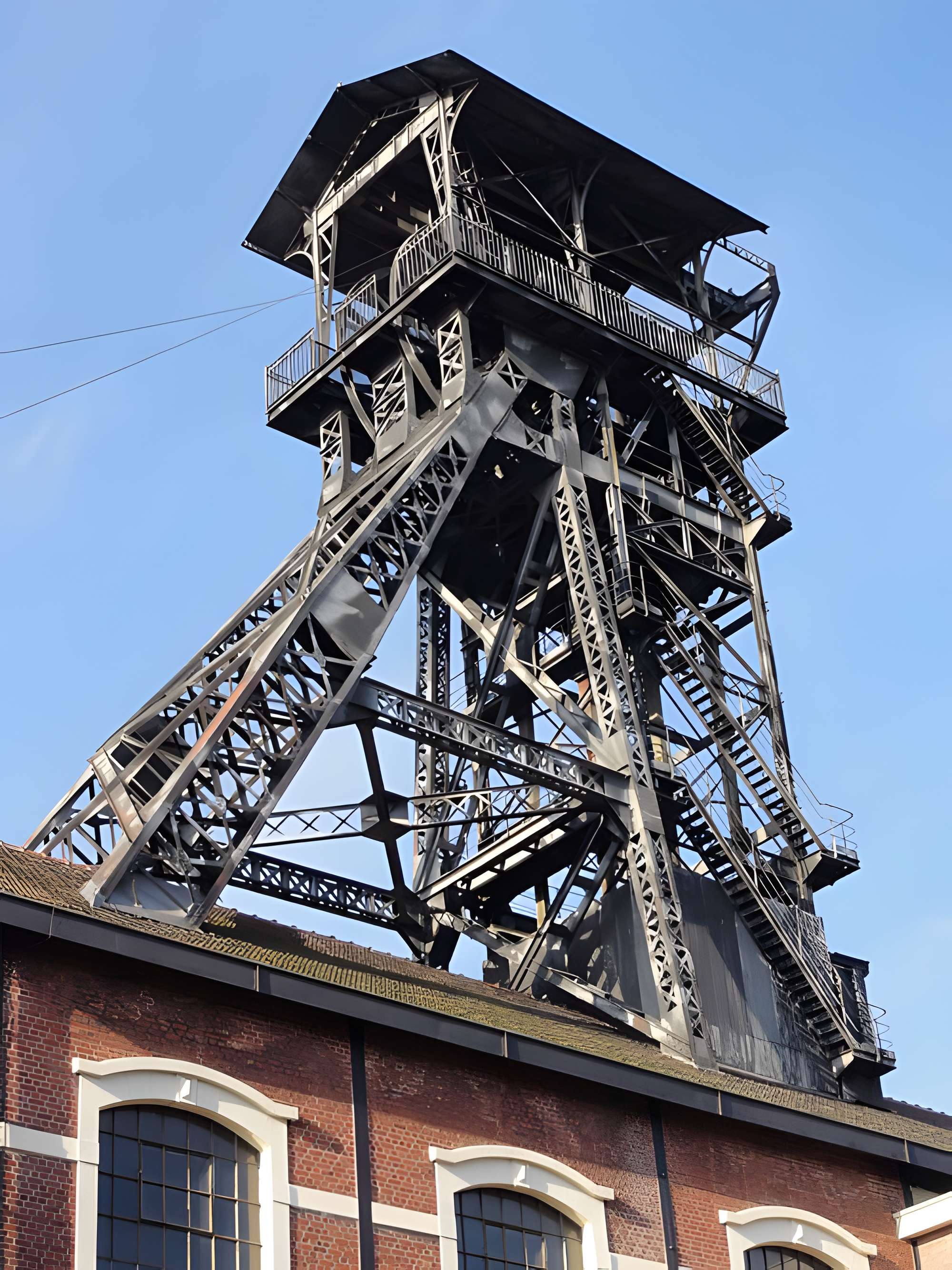 Fosse n° 9 et 9 bis des mines de Dourges à Oignies