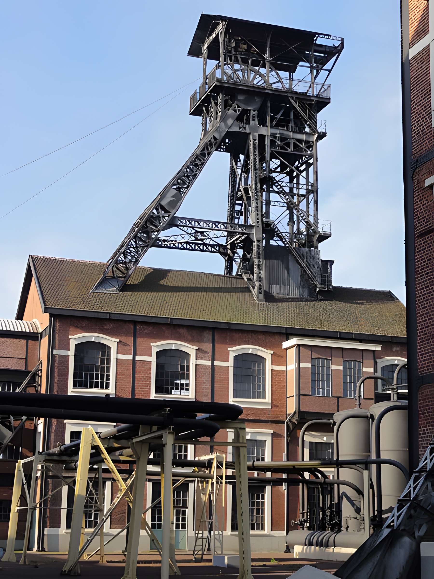 Fosse n° 9 et 9 bis des mines de Dourges à Oignies