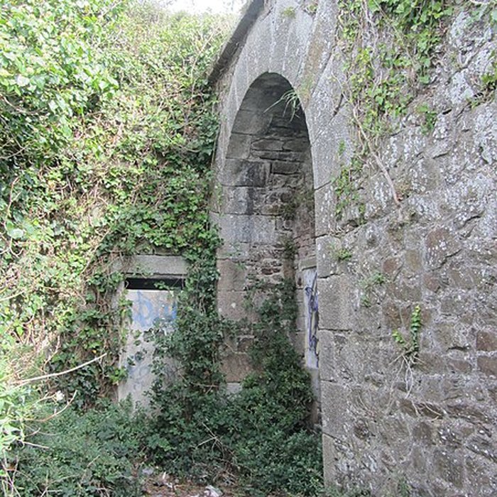 Photo de Four à rougir les boulets de la pointe du Roc à Granville