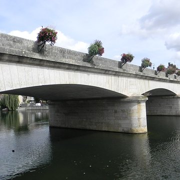 Grand-Pont de Nemours
