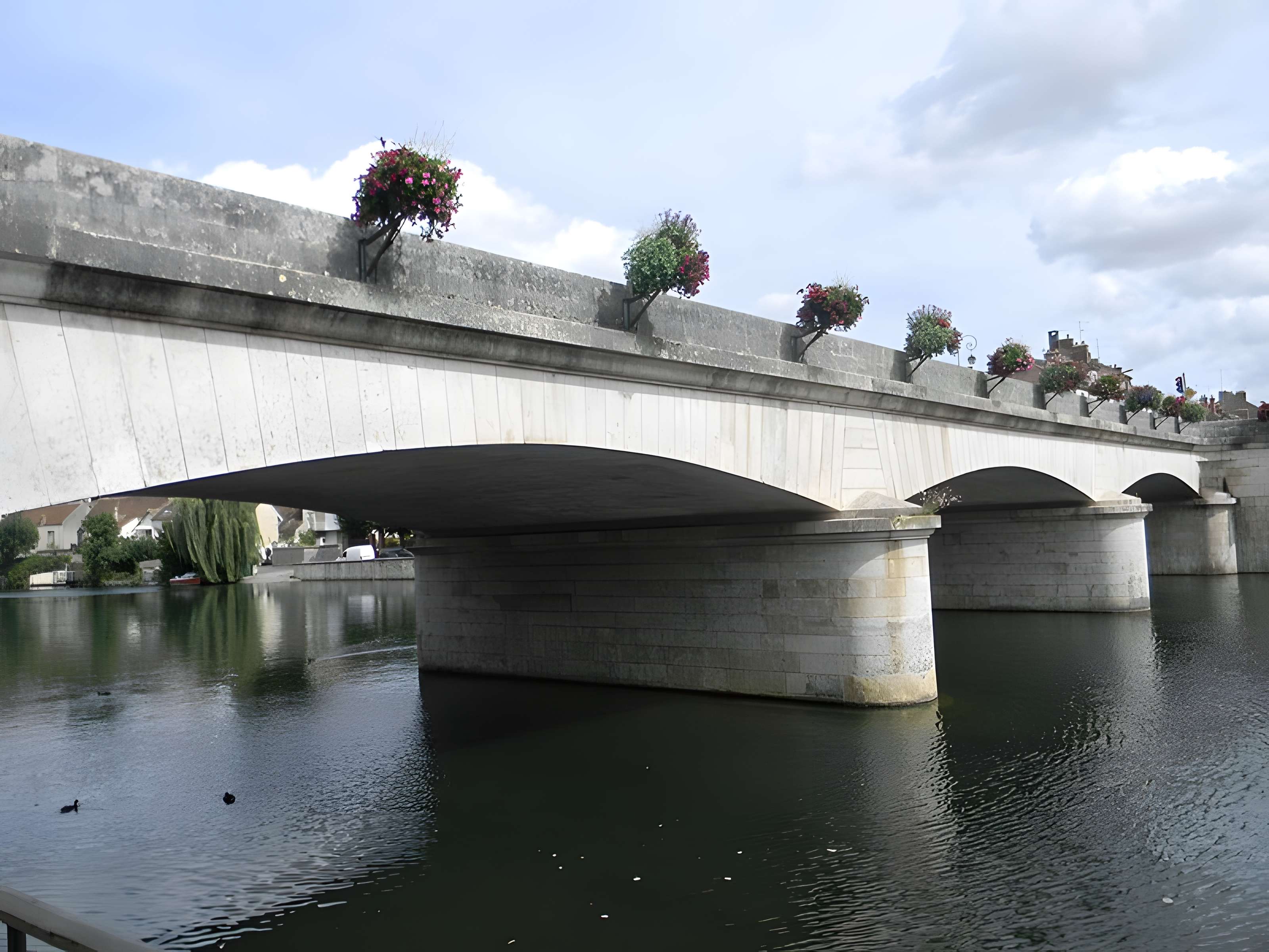 Grand-Pont de Nemours